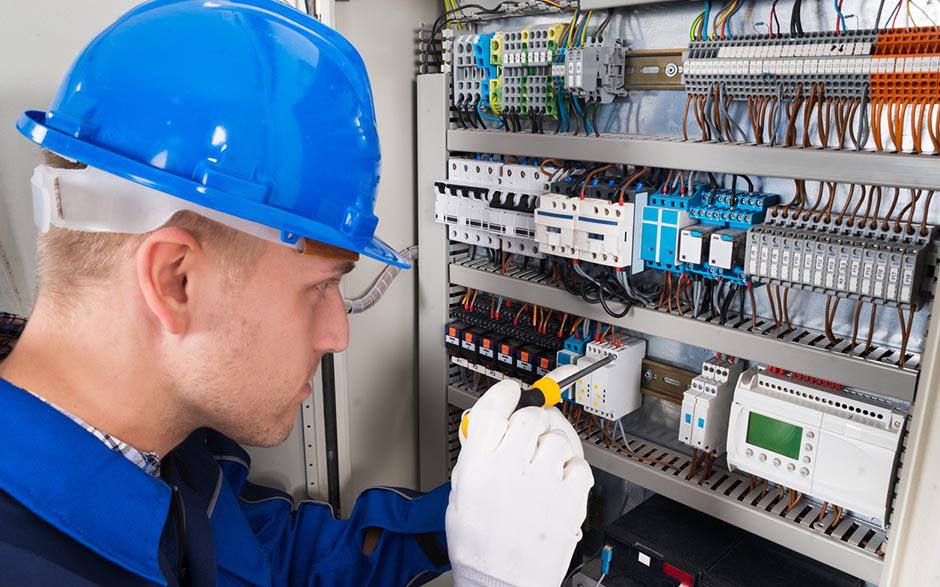 recherche travail électricien bâtiment La Celle-Saint-Cloud